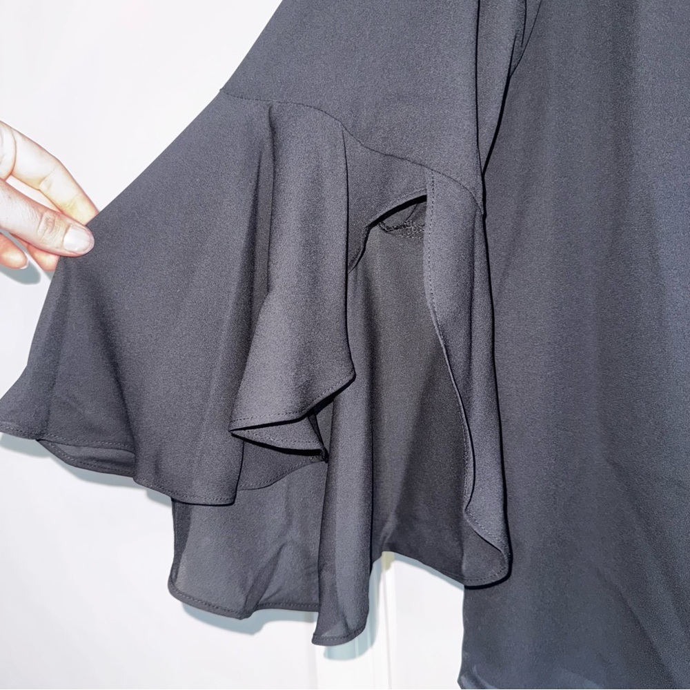 BOLD elements Black Blouse with Chain Detail - Picture 4 of 5